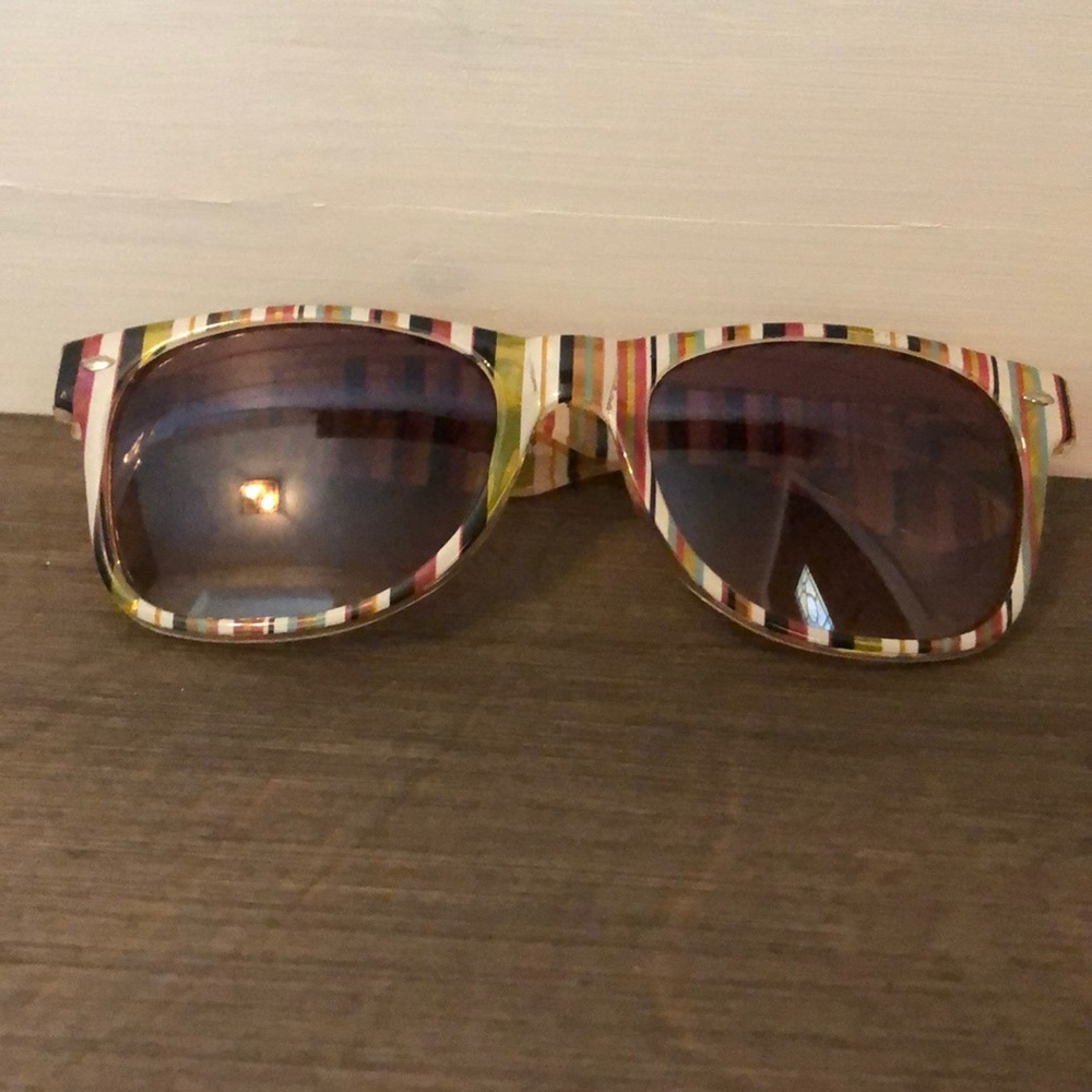 Multi color stripe wayfarer sunglasses